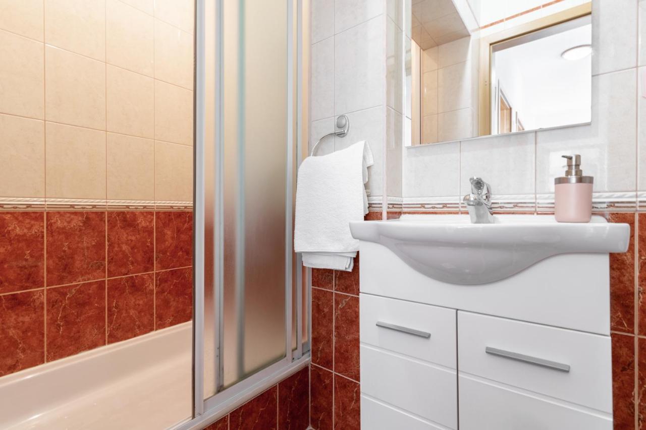 Apartmani Roko บาชกาโวดา ภายนอก รูปภาพ